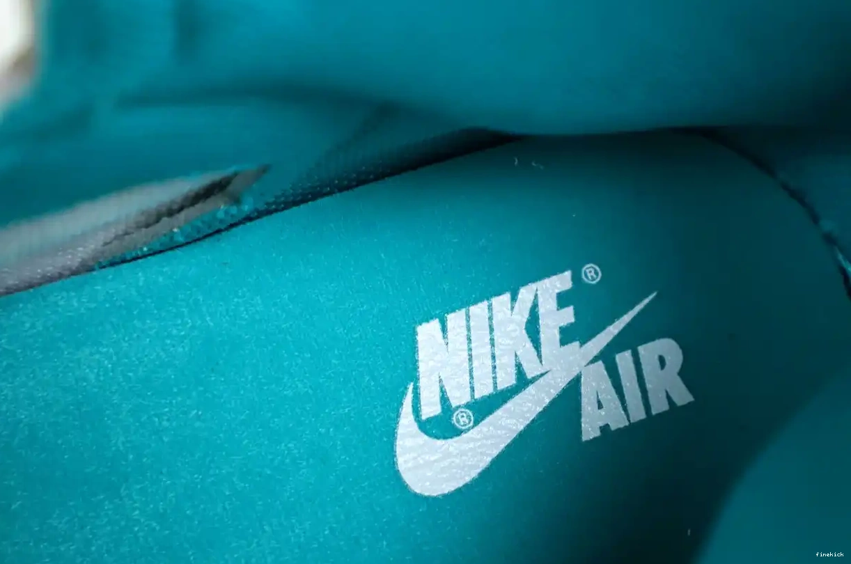 HIGH AIR GREEN' 'TURBO RETRO OG JORDAN 1 0704